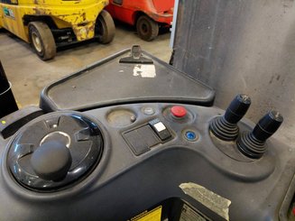 Stoccatori con pedana Caterpillar NSR20N