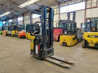 Stoccatori con pedana Caterpillar NSR20N