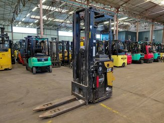 Stoccatori con pedana Caterpillar NSR20N