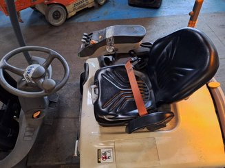 Carrello elevatore frontale a 3 ruote Crown SC5340-1.6 - 7