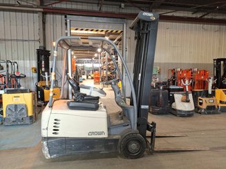 Carrello elevatore frontale a 3 ruote Crown SC5340-1.6