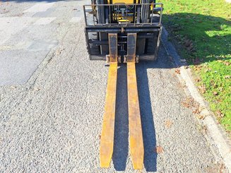 Carrello elevatore frontale a 4 ruote Caterpillar DP40 NT - 13