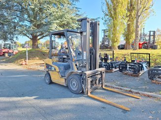 Carrello elevatore frontale a 4 ruote Caterpillar GP25NT - 1