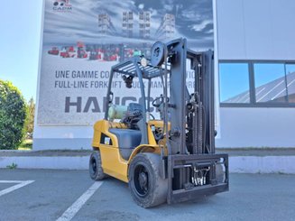 Carrello elevatore frontale a 4 ruote Caterpillar GP30N