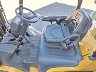 Carrello elevatore frontale a 4 ruote Caterpillar GP30N