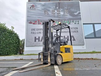 Carrello elevatore frontale a 3 ruote Yale ERP16ATF