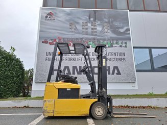 Carrello elevatore frontale a 3 ruote Yale ERP16ATF
