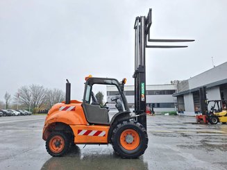 Carrelli elevatori fuoristrada Ausa C400H