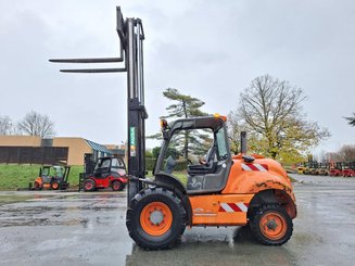 Carrelli elevatori fuoristrada Ausa C400H
