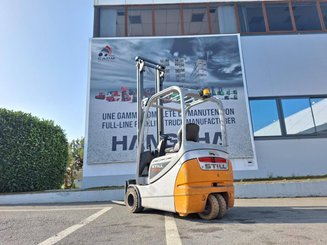 Carrello elevatore frontale a 3 ruote STILL RX20-14