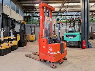 Stoccatori guida in accompagnamento BT LSF 1250 EE