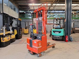 Stoccatori guida in accompagnamento BT LSF 1250 EE