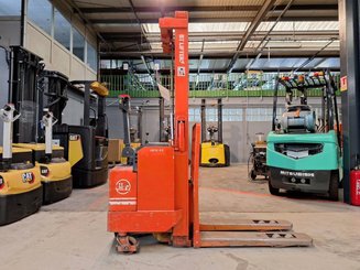 Stoccatori guida in accompagnamento BT LSF 1250 EE