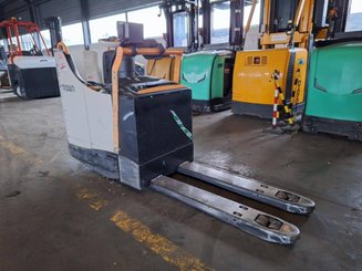 Transpallet con pedana Crown WT3040