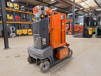 Navicella a gruppo di sollevamento verticale JLG TOUCAN DUO