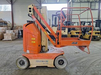 Navicella a gruppo di sollevamento verticale JLG TOUCAN 8E