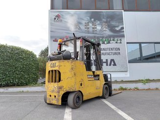 Carrello elevatore frontale a 4 ruote Caterpillar GC55K