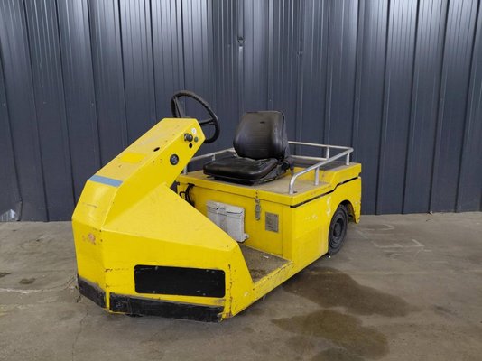 Tow tractor Charlatte TE206 - 1