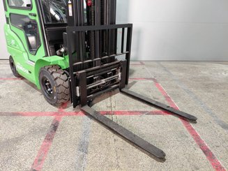 Carrello elevatore frontale a 4 ruote Hangcha XC25i-2 (CPD25-XCY2-SI) 