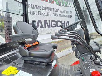 Carrelli elevatori fuoristrada Hangcha TT25-4