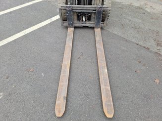 Carrello elevatore frontale a 4 ruote Caterpillar GP25N