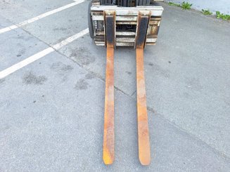 Carrello elevatore frontale a 4 ruote Caterpillar GP25NTD - 13