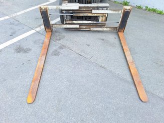 Carrello elevatore frontale a 4 ruote Caterpillar GP25NTD - 12