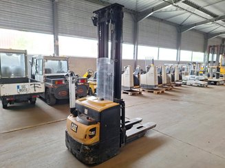 Stoccatori guida in accompagnamento Caterpillar NSP16N2