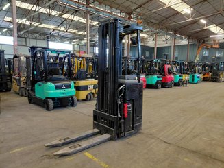 Stoccatori con pedana Caterpillar NSR16N