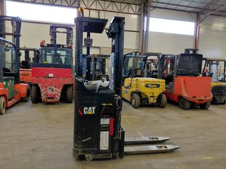 Stoccatori con pedana Caterpillar NSR16N