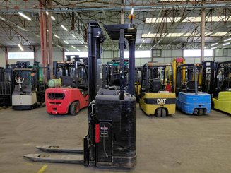 Stoccatori con pedana Caterpillar NSR16N