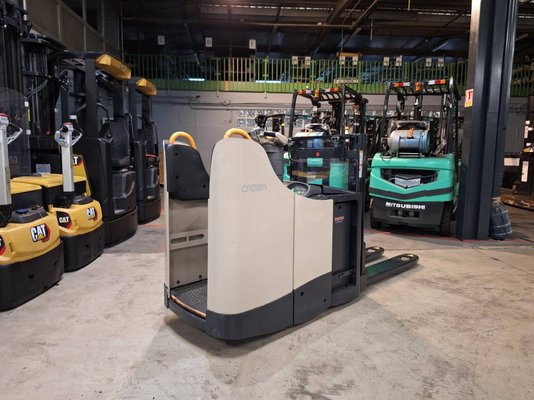 Stoccatori con pedana Crown DT3040 - 1