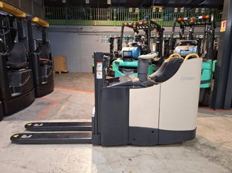 Stoccatori con pedana Crown DT3040 - 5