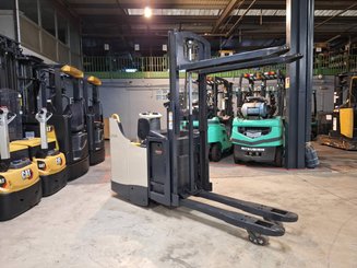 Stoccatori con pedana Crown DT3040