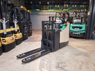 Stoccatori con pedana Crown DT3040 - 2