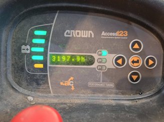 Transpallet con pedana Crown WT3040 2.00
