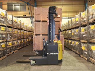 Accatastatore multidirezionale Combilift WR4