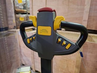 Accatastatore multidirezionale Combilift WR4