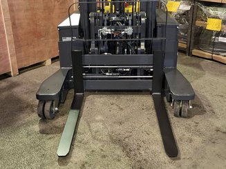 Accatastatore multidirezionale Combilift WR4