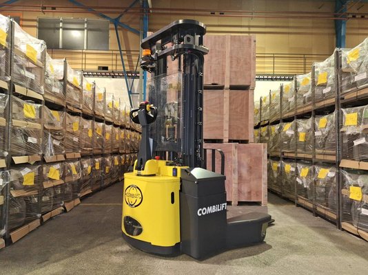 Accatastatore multidirezionale Combilift WR4 - 1