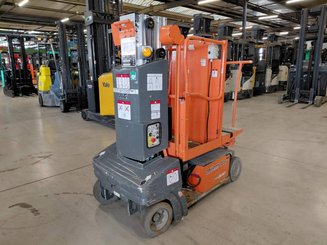 Navicella a gruppo di sollevamento verticale JLG TOUCAN DUO