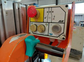 Navicella a gruppo di sollevamento verticale JLG TOUCAN DUO