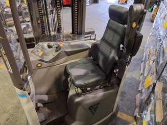 Carrelli retrattili multidirezionali UniCarriers 250DTFVRE635UFW