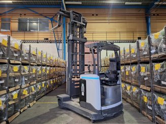 Carrelli retrattili multidirezionali UniCarriers 250DTFVRE635UFW