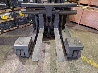 Carrelli retrattili multidirezionali UniCarriers 250DTFVRE635UFW