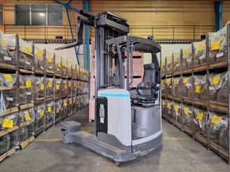 Carrelli retrattili multidirezionali UniCarriers 250DTFVRE635UFW