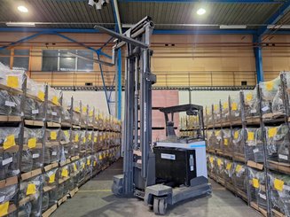 Carrelli retrattili multidirezionali UniCarriers 250DTFVRE635UFW