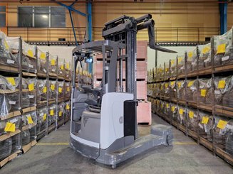 Carrelli retrattili multidirezionali UniCarriers 250DTFVRE635UFW