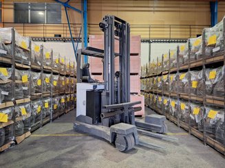 Carrelli retrattili multidirezionali UniCarriers 250DTFVRE635UFW