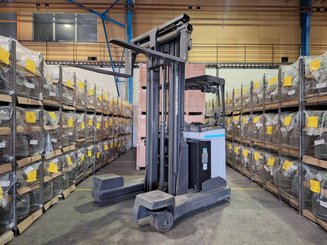 Carrelli retrattili multidirezionali UniCarriers 250DTFVRE635UFW